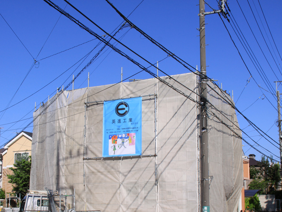 外壁塗装施工中仮設足場3